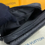 Louis Vuitton Steamer Messenger M57307 Black
